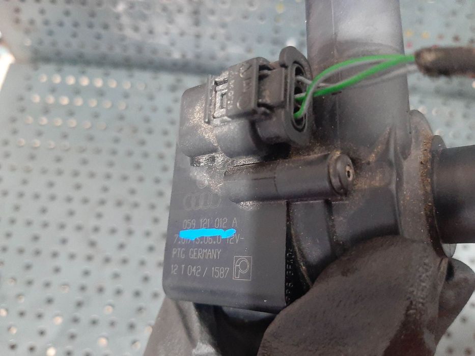 pompa apa aditionala 2.0 tdi 2.7 tdi  audi a4 b8  a5 a6 c6 059121012a