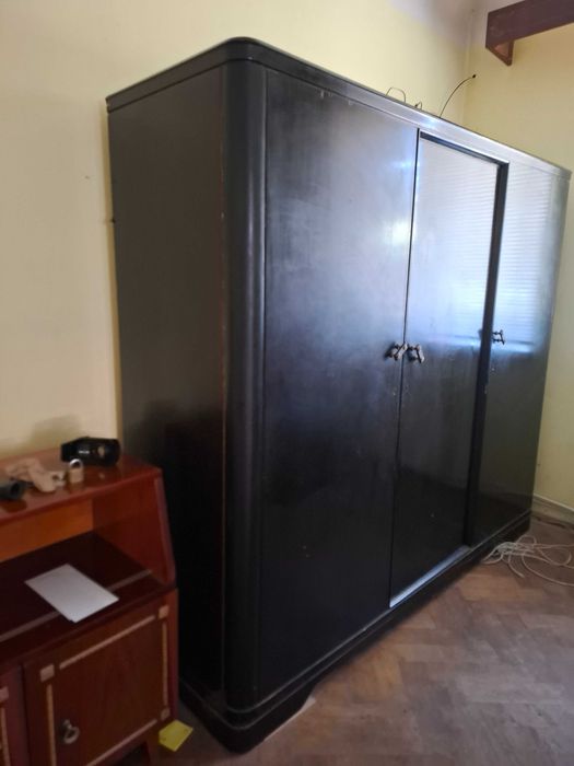 Dulap lemn masiv trei compartimente