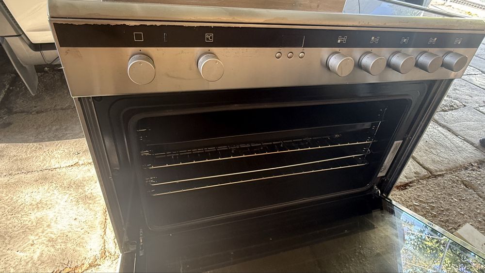 Aragaz electric Siemens cu plite