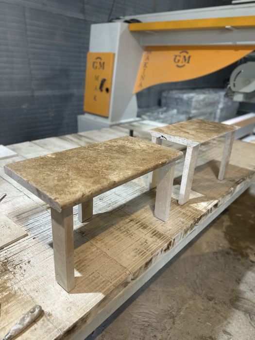 Помощна маса, холна маса от естествен камък - травертин