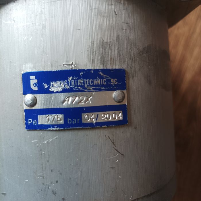 Нова,неизползвана  хидравлична зъбна помпа.