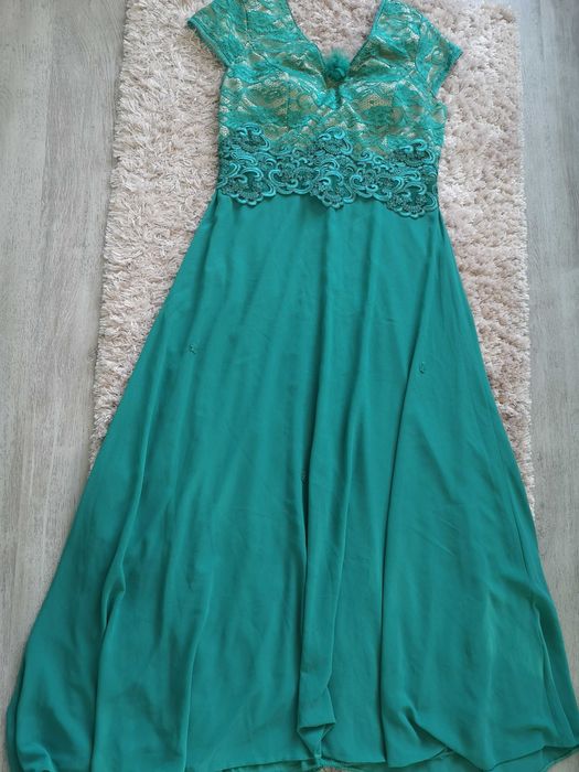 Vând rochii de ocazie