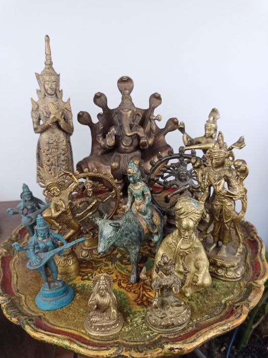 Антична Бронзова Статуетка на Ганеша върху Свещена Раковина (Шанкха) –