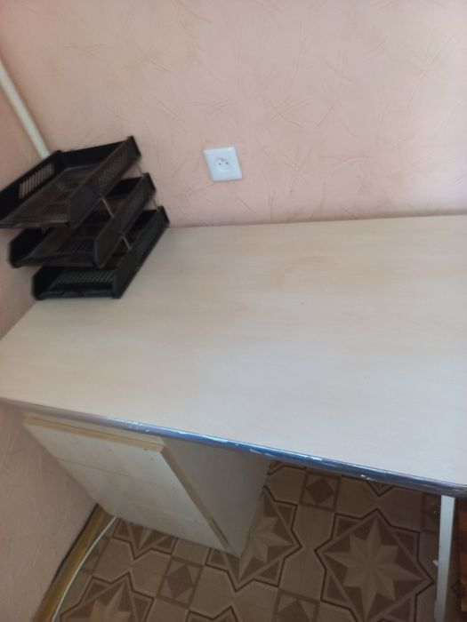 Продам письменный стол