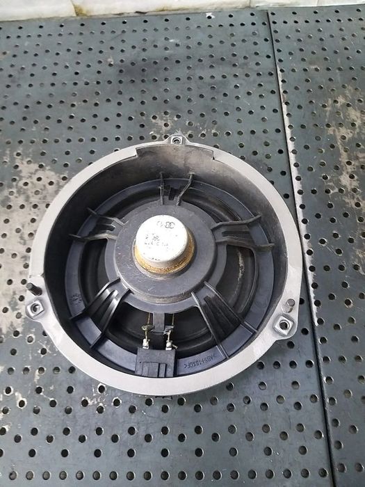 Boxa audi stanga spate audi q3 8u
