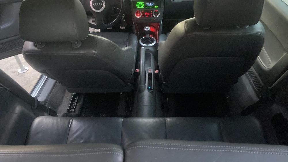 Audi tt 1,8 i. 180 CP manual 4 locuri adus recent inpecabil
