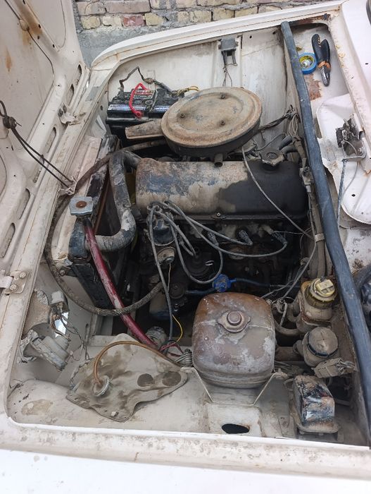 Vaz 2101 yurib turibdi. Yana kelishamiz