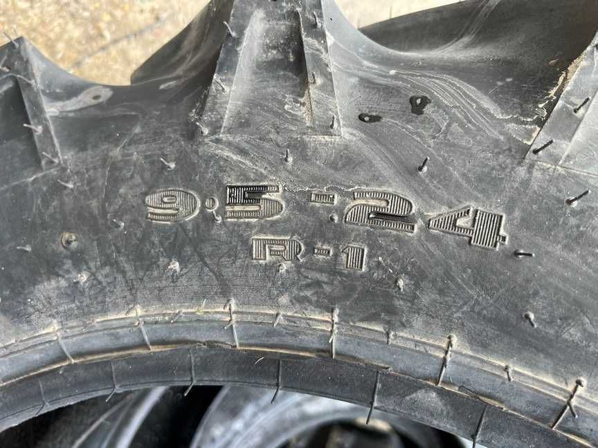 Cauciucuri noi 9.5-24 cu 8 pliuri pentru tractor fata