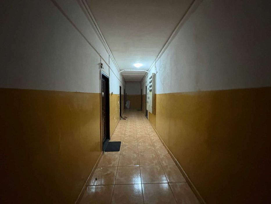 Vând garsonieră spatioasa în zona CET, Constanța – proprietar