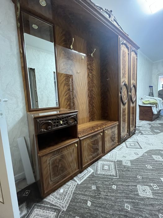 Продам прихожую и комод