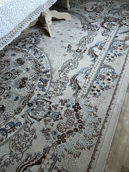 Ковер для зала 8*3 в отличном состоянии