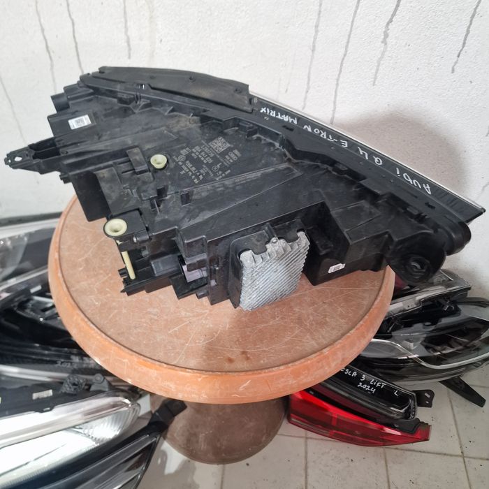 Audi Q4 E-tron matrix  2023 ляв фар