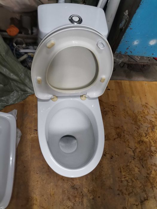 Продам Унитаз б/у