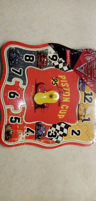 McQueen - часовник, пъзел с числа