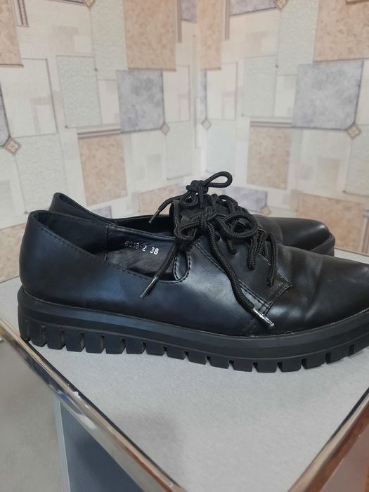 Продам туфли  р.35