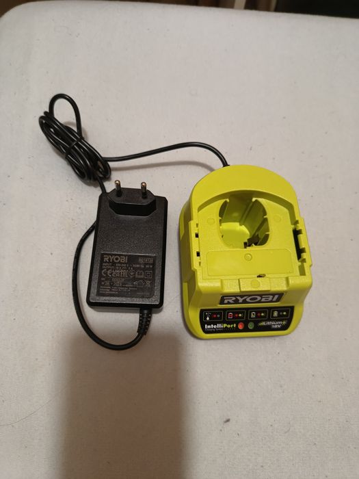 Încărcător Ryobi 18 v