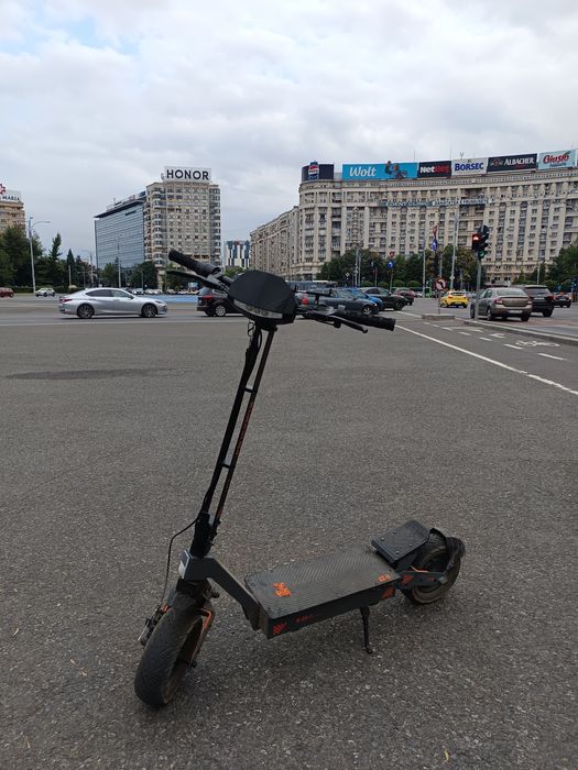 Vând Trotineta electrică G4
