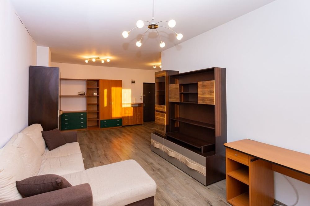 Inchiriez apartament Str Corneliu Coposu