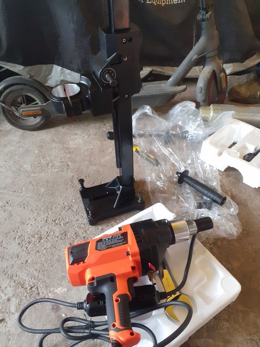 masina carotat vevor,de mana,sau pe stand,1 1/4 UNC 2600w