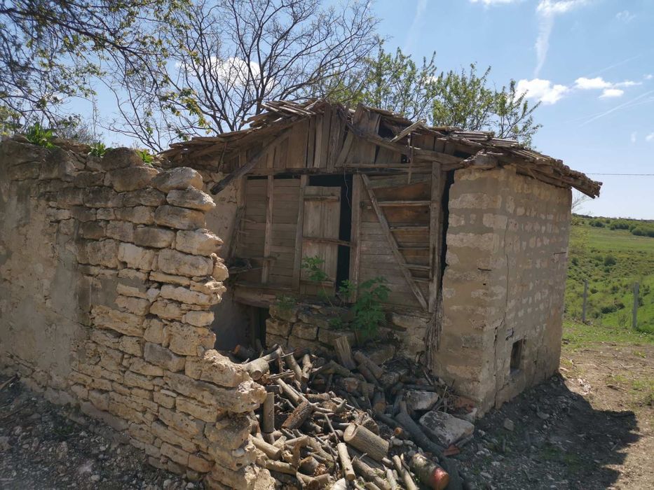 Продавам  дялан камък