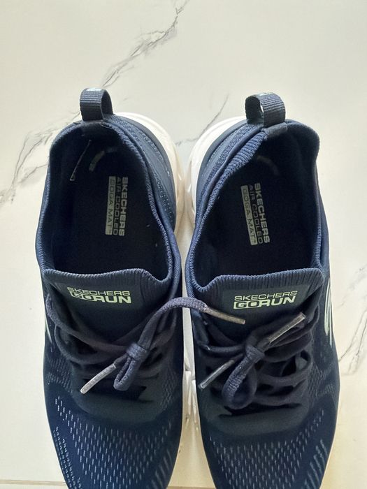 Продам кроссовки Skechers
