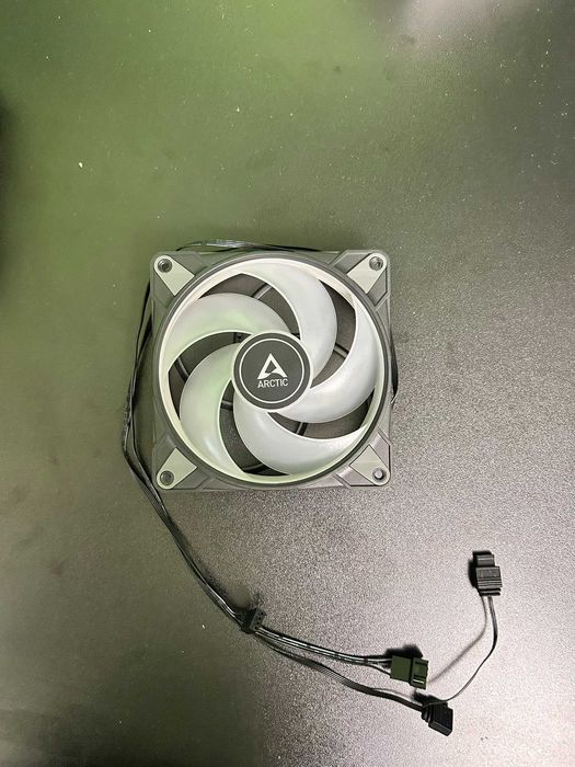 Lot  6 ventilatoare  ARCTIC AC P12 PWM PST A-RGB
