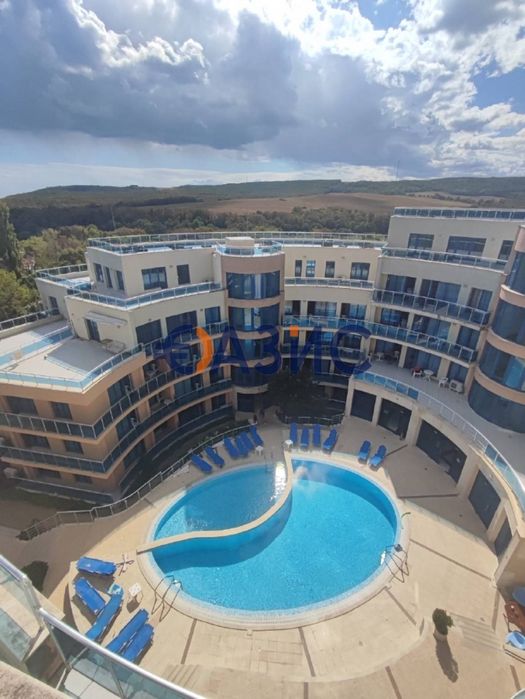 2-стаен апартамент на 3-ти етаж,комплекс Аквамарин на първа линия море