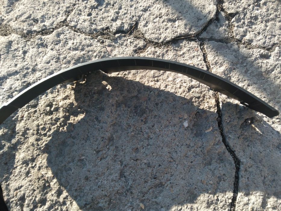 Локеры на задние крылья