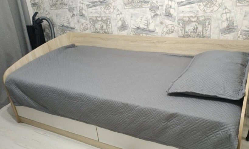 Продам новые шторы и покрывало