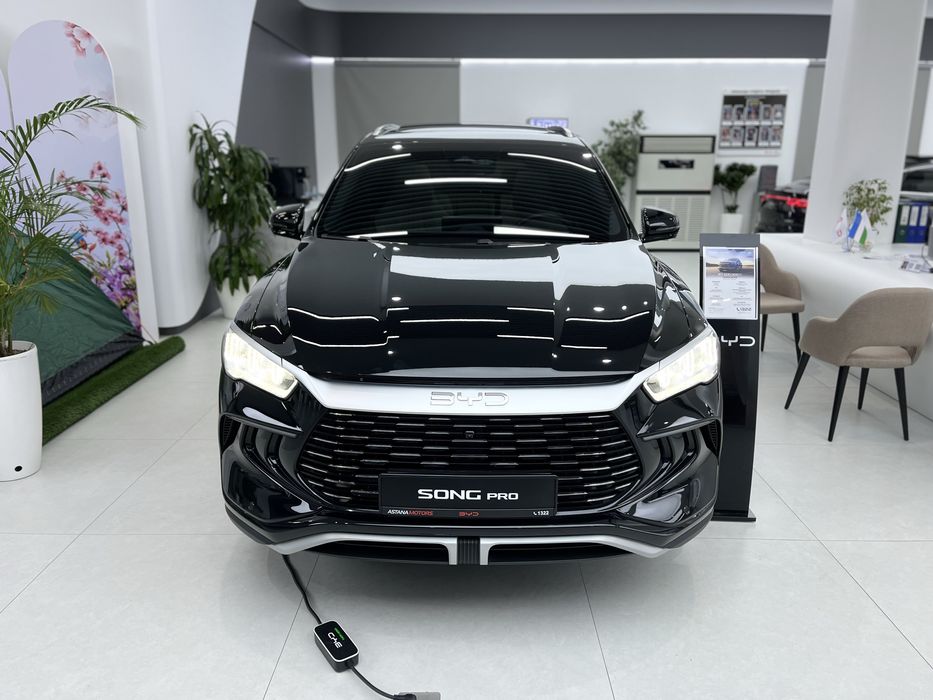 BYD Song Pro DM-i 71 Km Flagship в официалном диллерсом автосалоне BYD