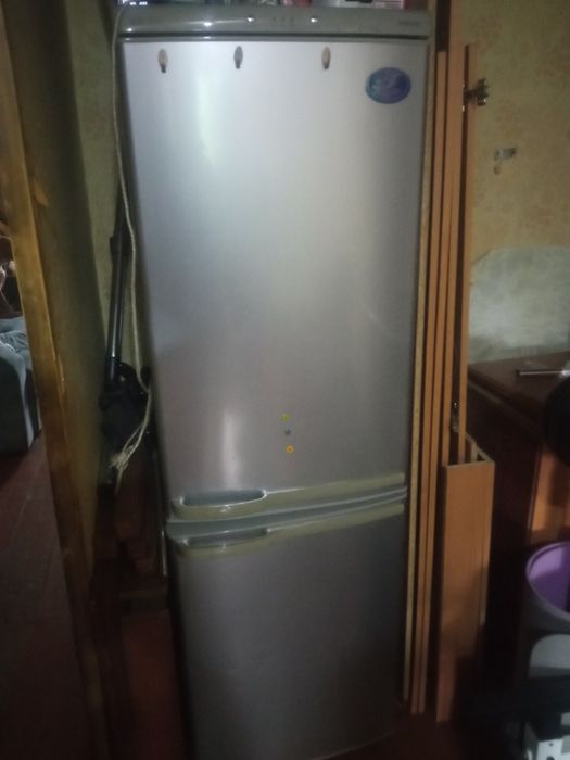 Холодильник бу продам