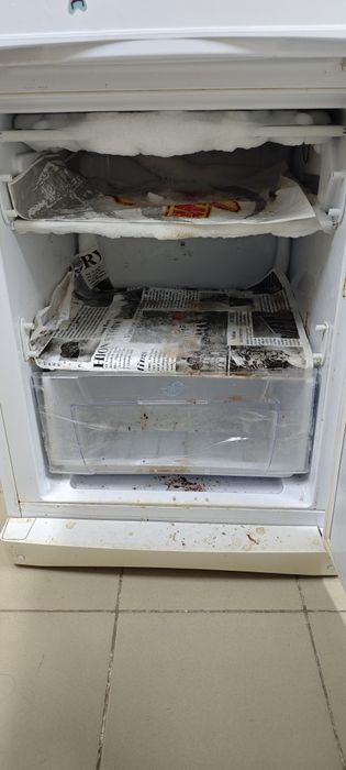 Холодильник indesit