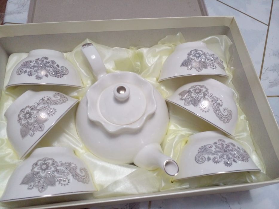 Чайный сервиз,на 6 персон