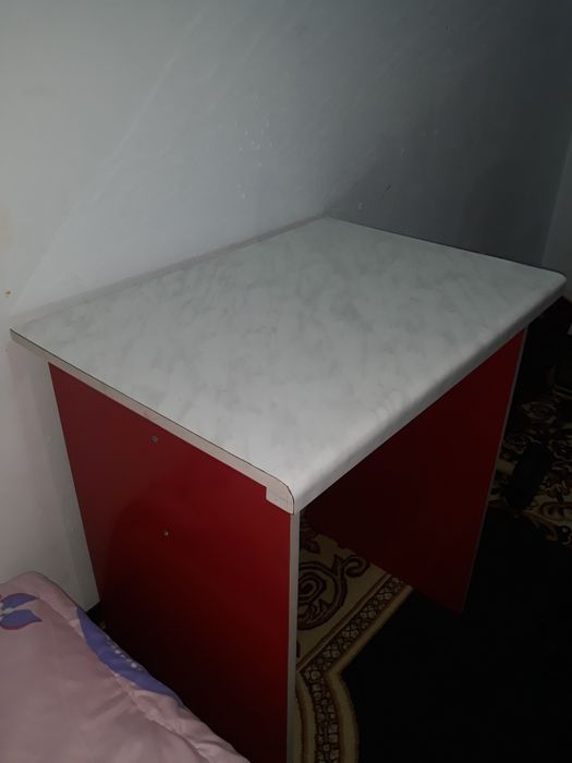 Кампютрни стол холати зур