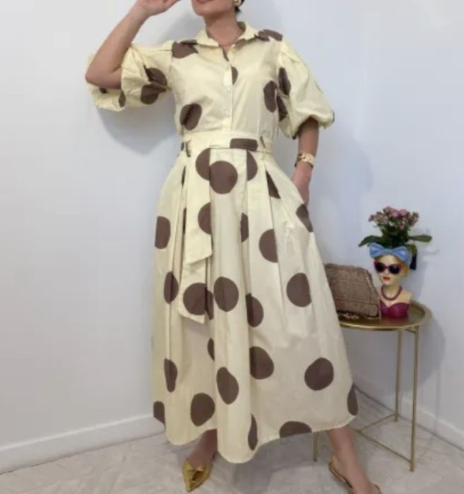 Costum două piese din colecția de primăvară Italia