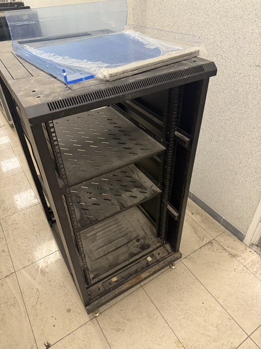 Продам серверные шкафы