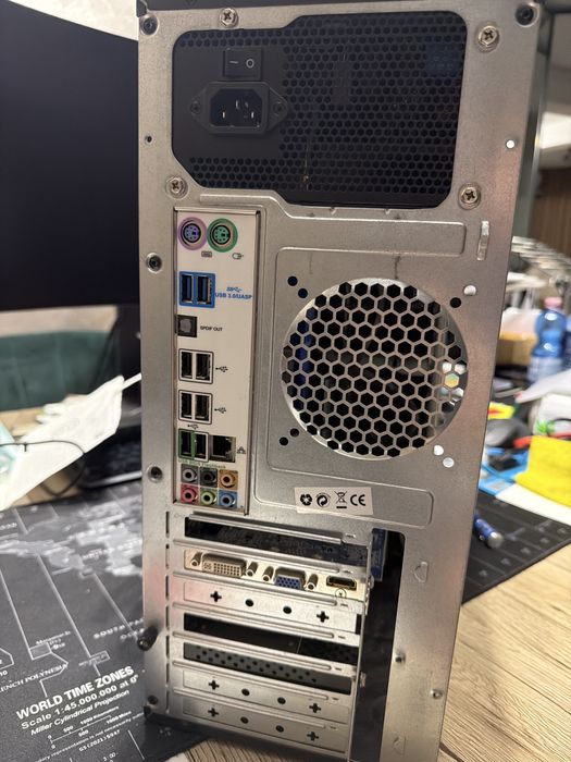 PC AMD FX 8350 NVIDIA GeForce GT 730 2GB DDR3 16GB ram 1600mhz sursa Corsair TX850M Gold