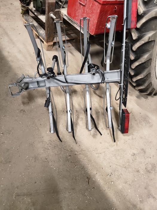 Suport pentru 4 biciclete