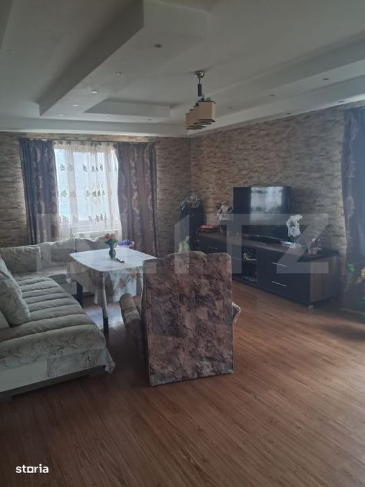 Casa de vanzare, 500 mp, zona Sendreni