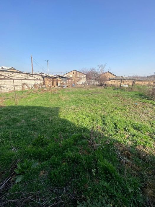 Sergeli 10.8 sotix yer sotiladi