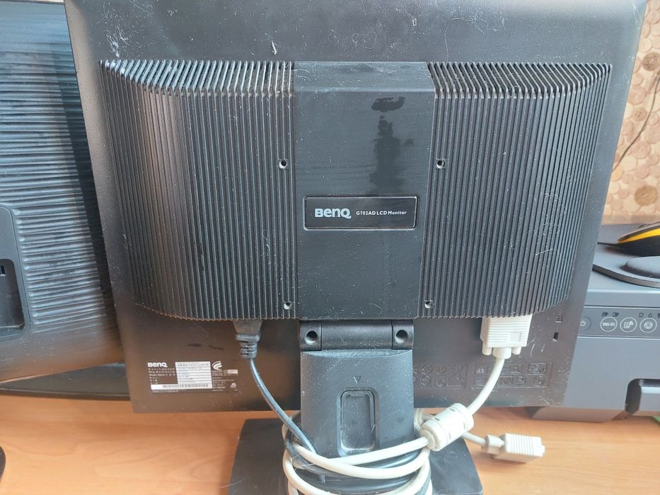 Мониторы от компьютера Samsung и BENQ