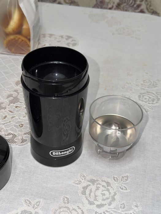 Кофемолка Delonghi KG 200