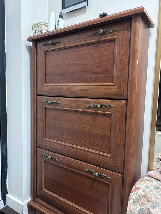 Продам шкаф обувница