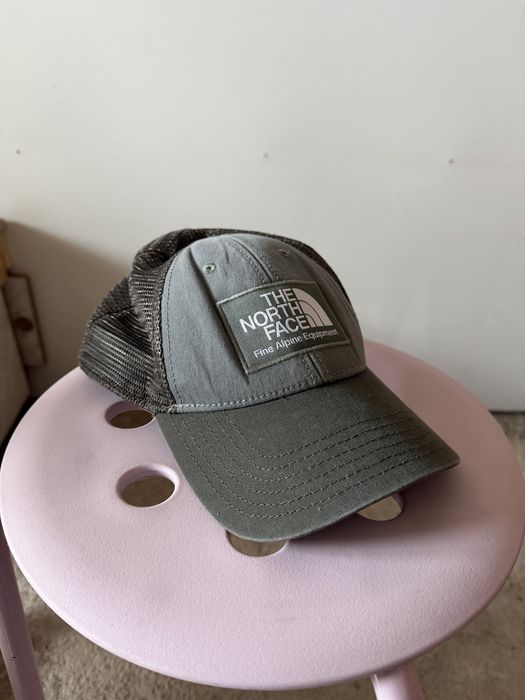 Шапки the nort face , nike , yeti