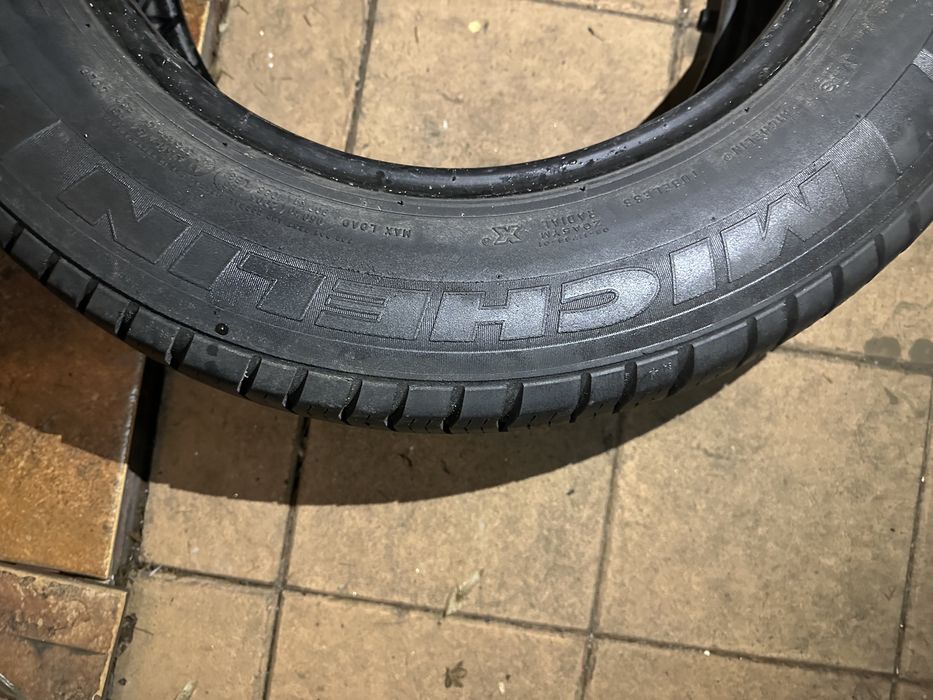 Vand 4 C-uri    Michelin Agilis 150 lei bucata