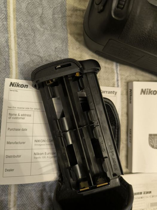 Продам батарейную ручку блок Nikon MB-12