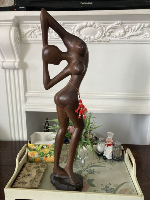 Африканская фигура в единичном экземпляре