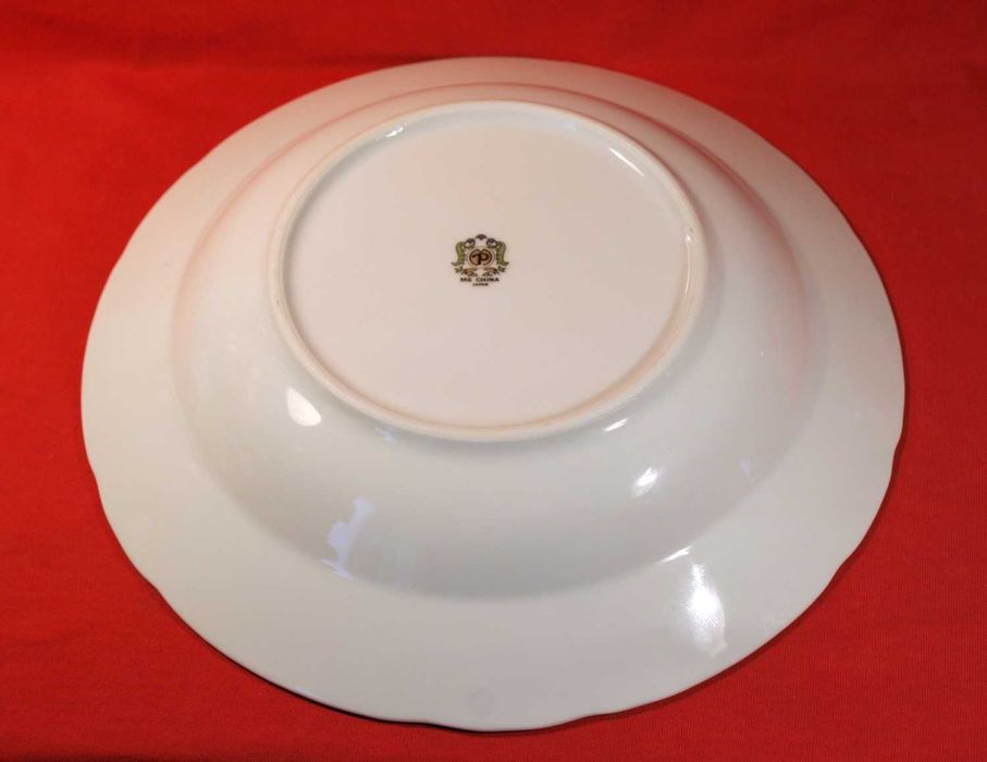 Тарелки "Шишки", старая Япония с изображением веток шишок.