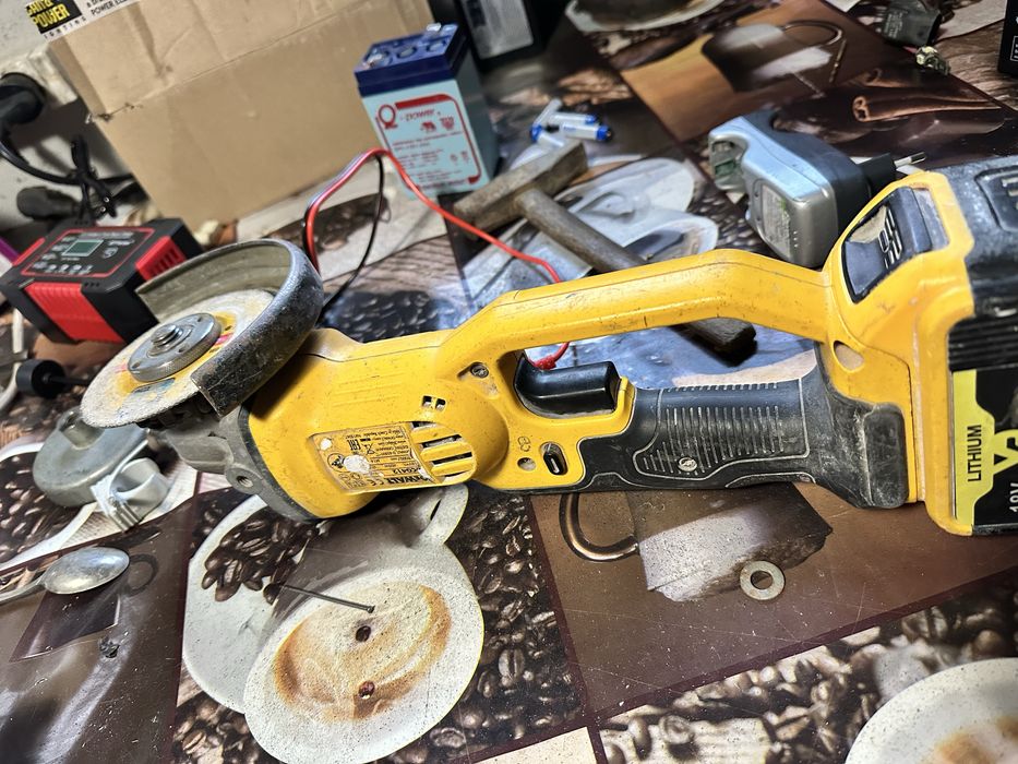Vand dewalt pe baterie ,flex mare si bormasina