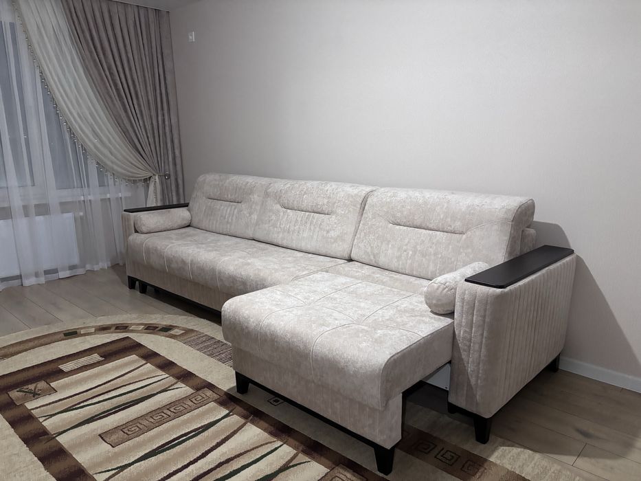Продам диван в гостиную